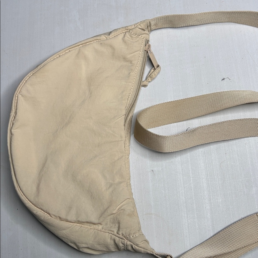 Gap Shoulder Bag - Picture 9 of 13
